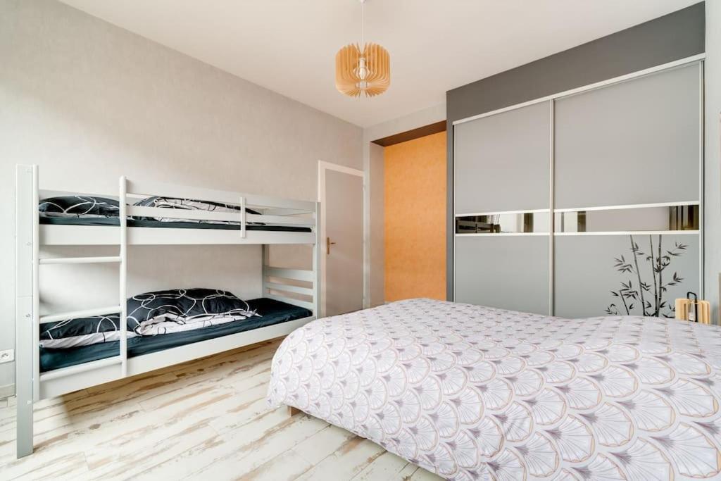 Superbe Appartement A Une Minute A Pied De La Gare Épinal Kültér fotó